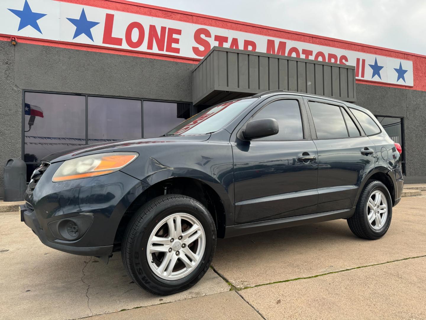 2010 BLUE HYUNDAI SANTA FE (5NMSG3AB8AH) , located at 5900 E. Lancaster Ave., Fort Worth, TX, 76112, (817) 457-5456, 0.000000, 0.000000 - Photo#0